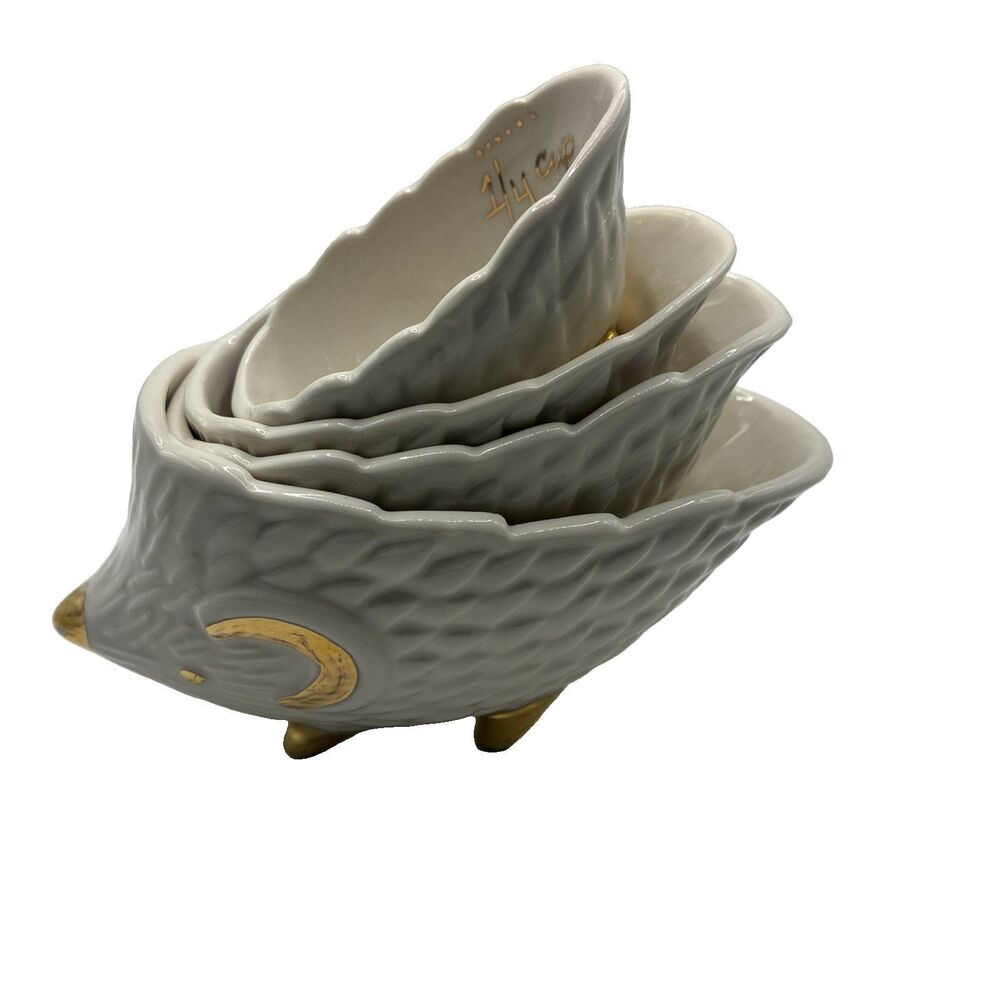Anthropologie Hedgehog Stackable Measuring Cups Set of 4 White Ceramic
